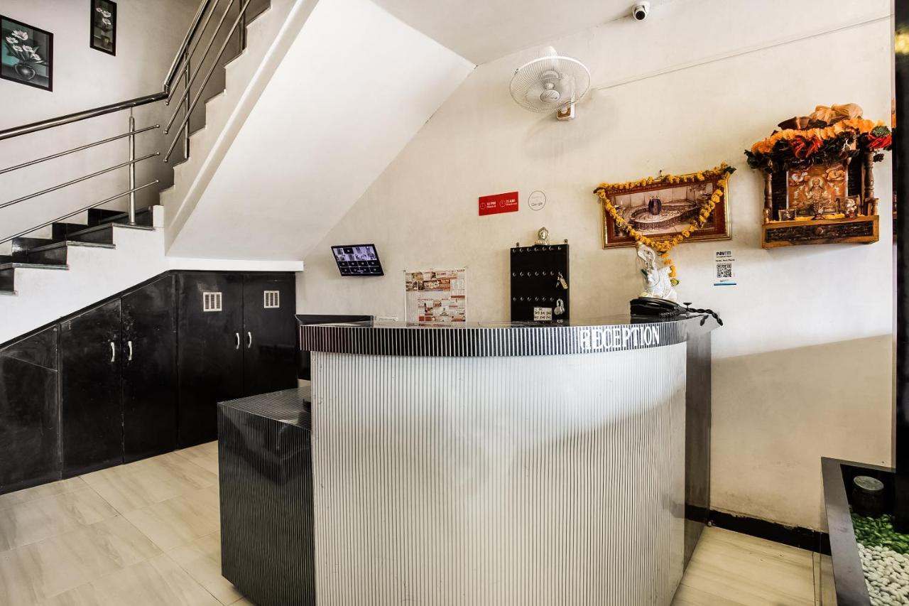 Oyo39381卡拉扬基酒店 乌贾因 外观 照片